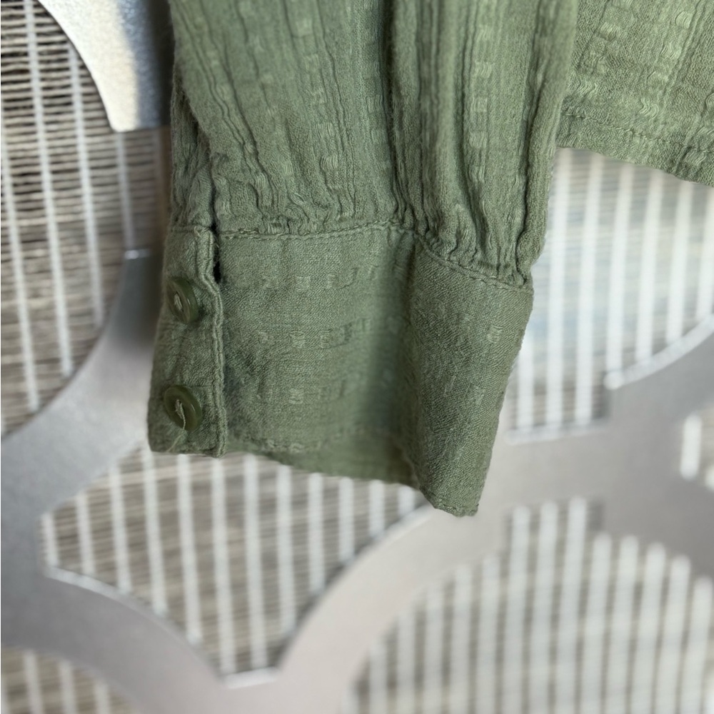 AMERICAN EAGLE Olive Green Women's Top - Picture 3 of 5